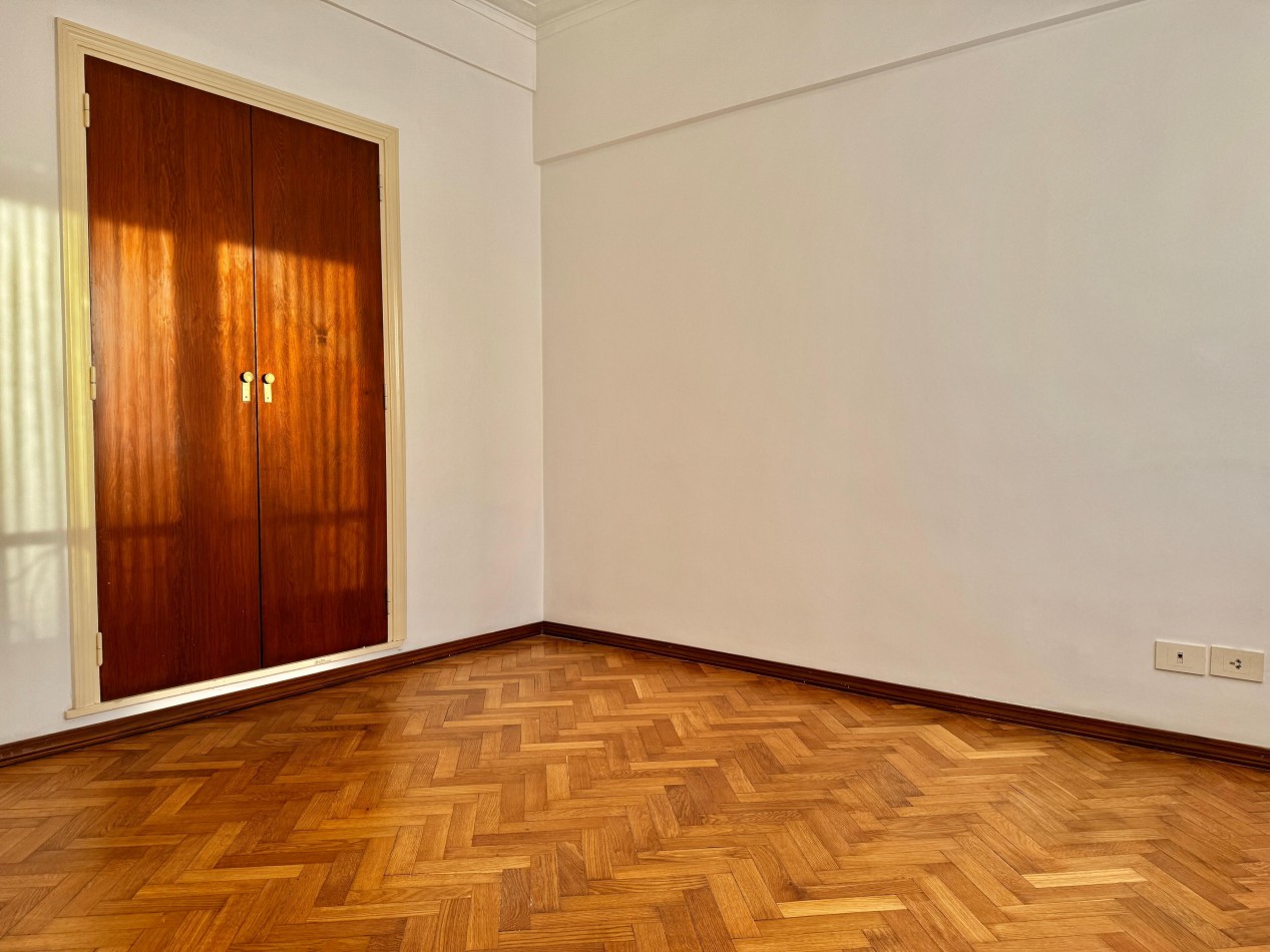 VENTA DEPTO 4 AMB.C/BALCON AL FRENTE.CENTRO MDP.