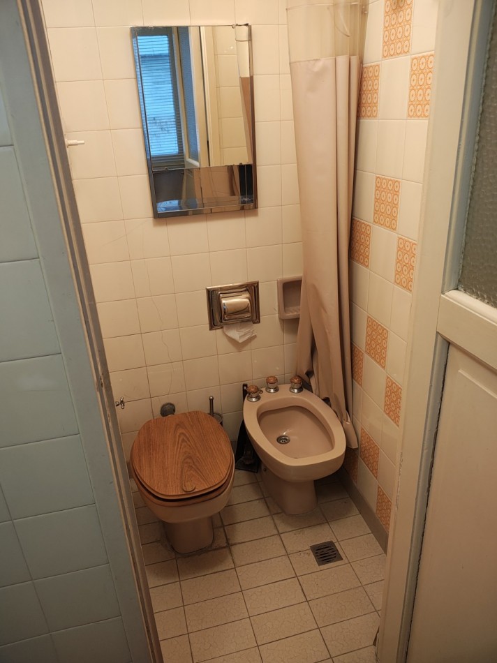 VENTA DEPTO 3 AMB + DEP. DE SERV/BALCON FRANCES.