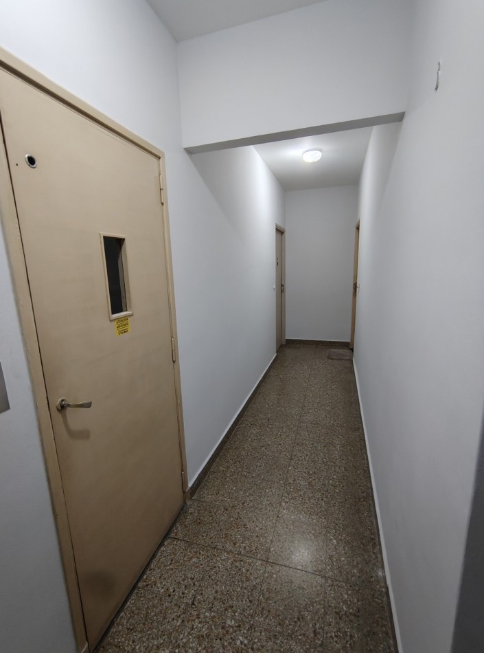 VENTA DEPTO 3 AMB + DEP. DE SERV/BALCON FRANCES.