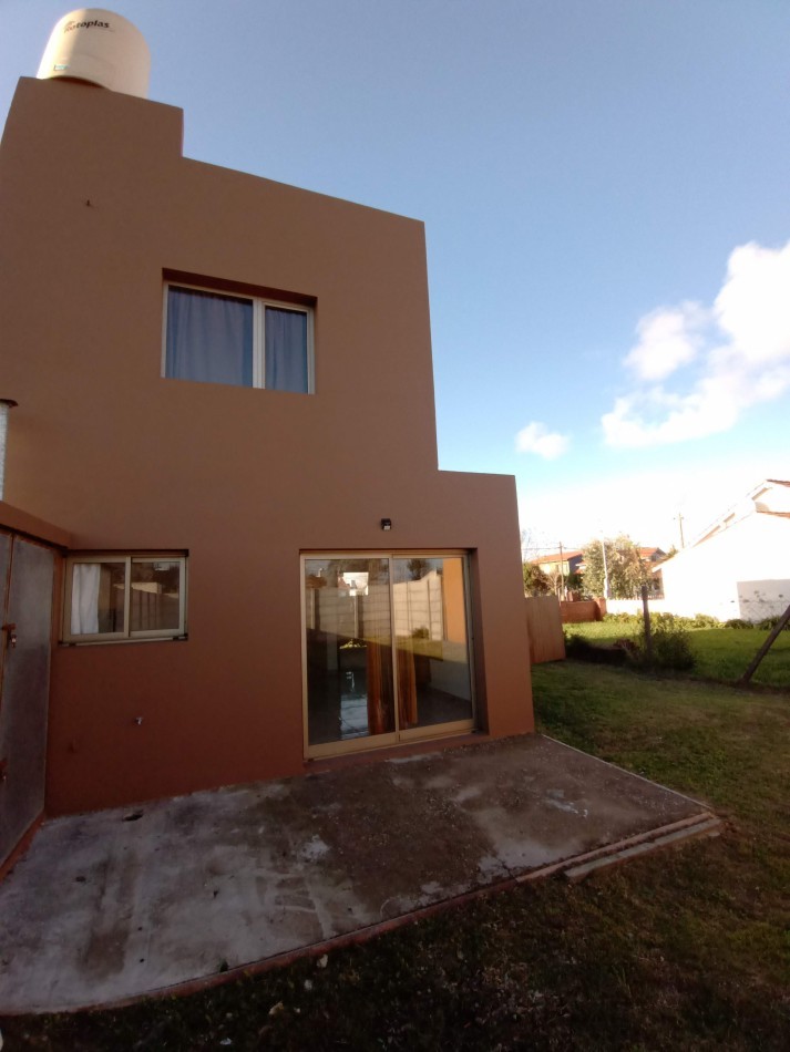 Venta Casa 3 amb. Barrio Santa Elena.Santa clara.#318