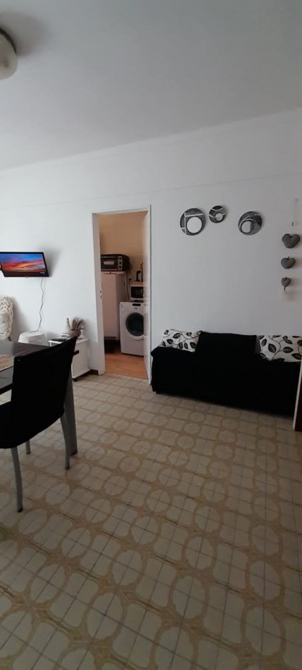 Departamento lateral de 2 amb en venta zona Paseo Aldrey 