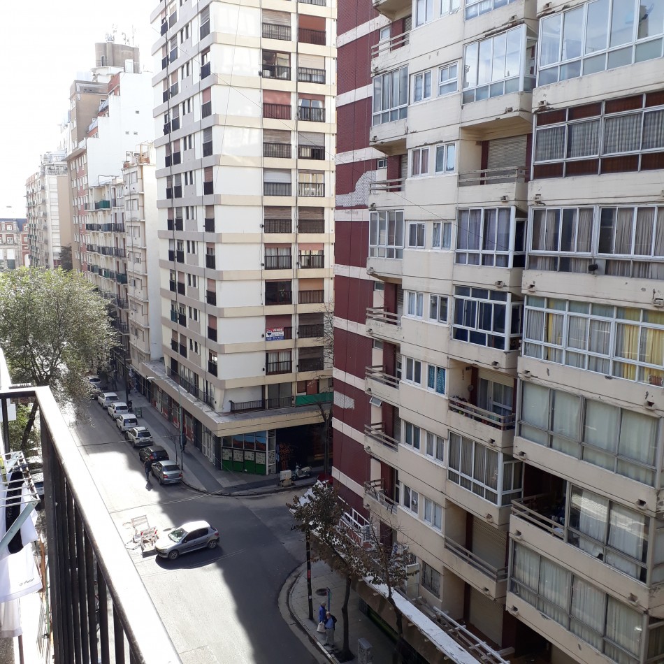 Depto 2 amb. con balcon a la calle zona Paseo Aldrey