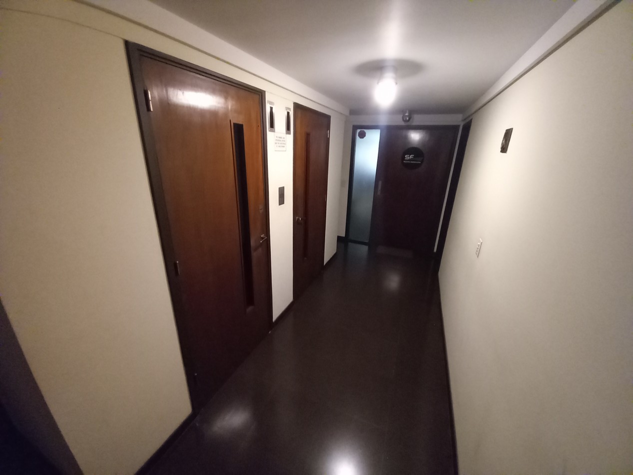 VENTA SEMIPISO OFICINA AMPLIA 2 BAÑOS COLON y CATAMARCA 