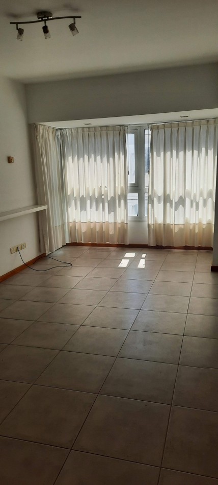 Venta departamento 2 amb c/cochera