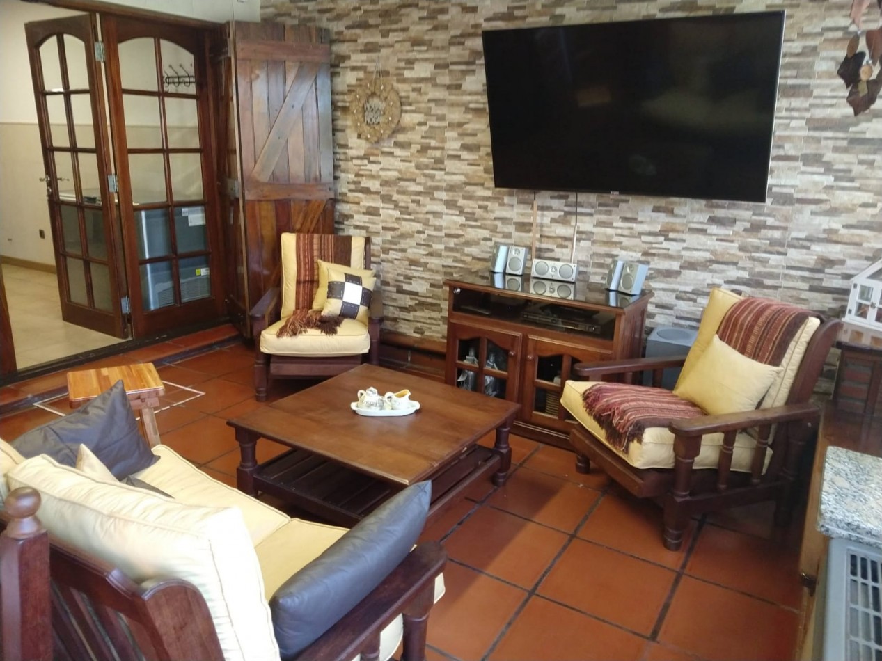 CHALET DE 6 AMBIENTES CON QUINCHO Y PISCINA EN COLINAS PERALTA RAMOS