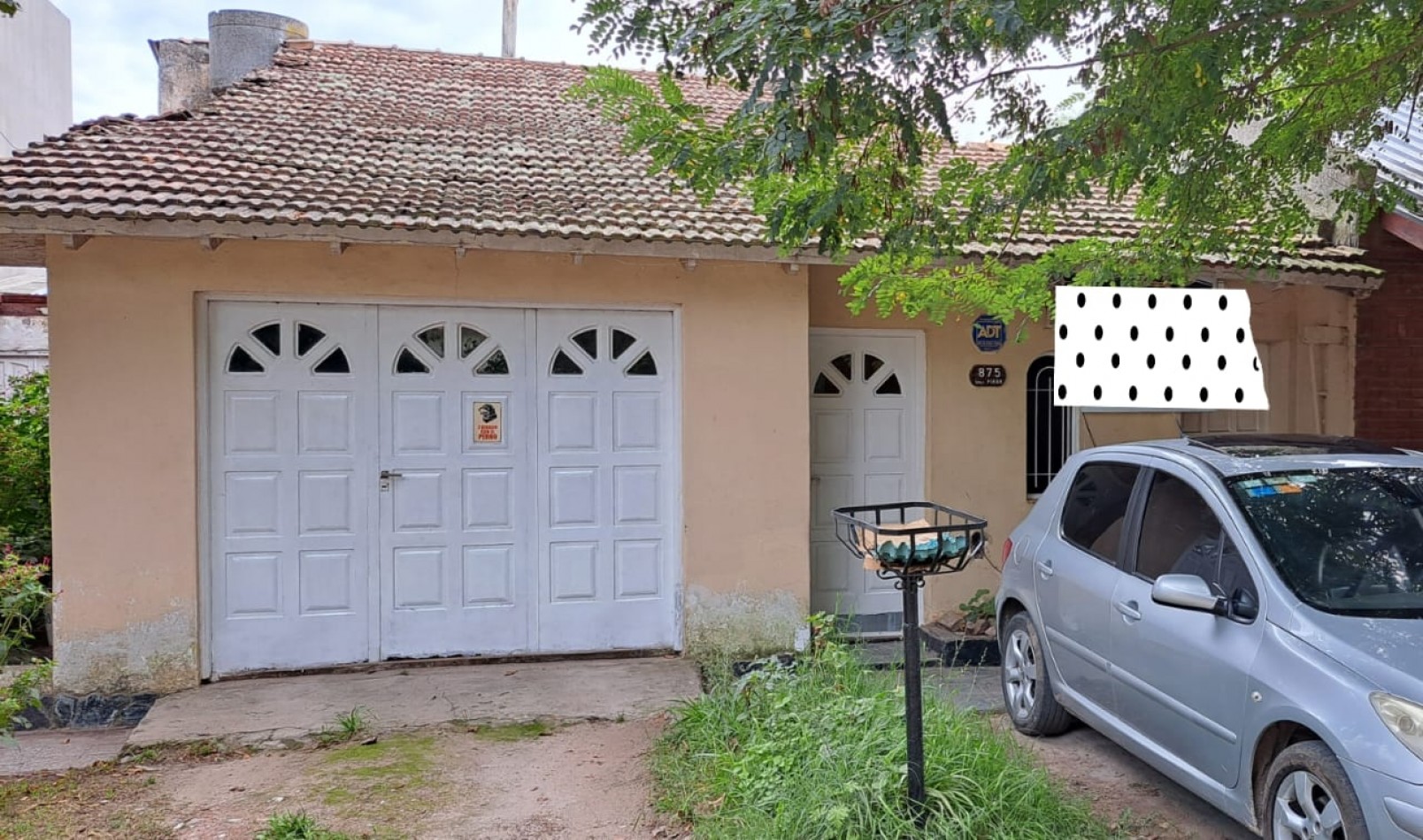 CASA DE 3 AMBIENTES A RECICLAR EN EL BARRIO LOS PINARES