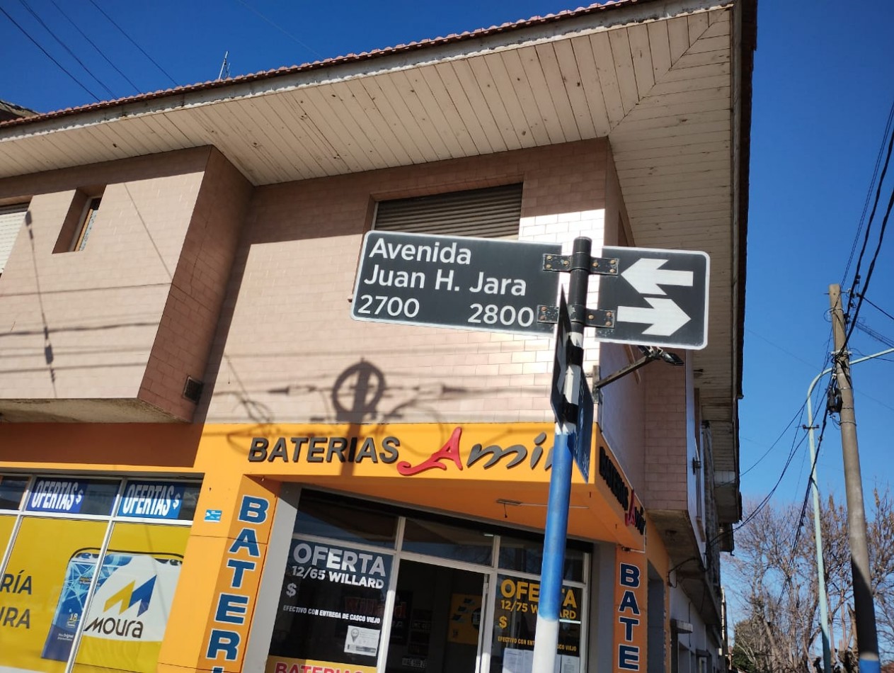 3 DEPARTAMENTOS DE 3 AMBIENTES EN BLOCK CON QUINCHO, MAS LOCAL, SE VENDE TODO JUNTO O POR SEPARADO