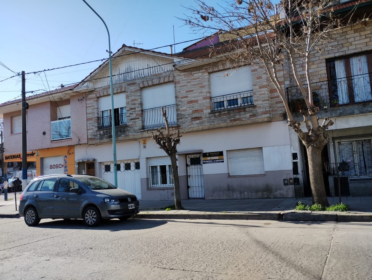 3 DEPARTAMENTOS DE 3 AMBIENTES EN BLOCK CON QUINCHO, MAS LOCAL, SE VENDE TODO JUNTO O POR SEPARADO