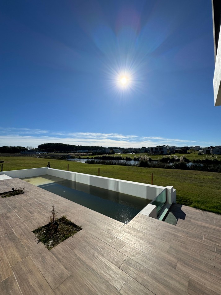 Casa con vista al lago Rumenco joven 