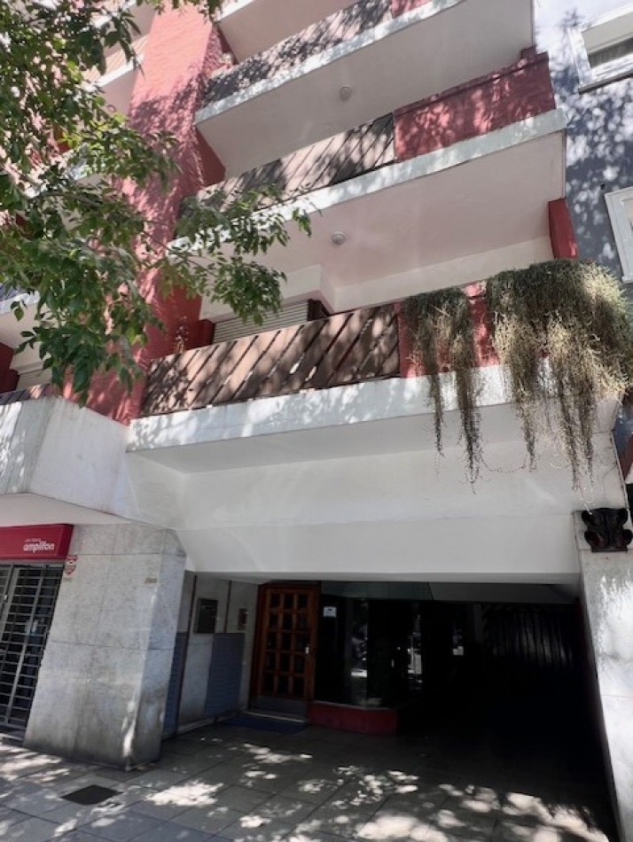 VENTA DEPARTAMENTO 3 AMBIENTES,  AL FRENTE, BALCON Y COCHERA, PLAZA MITRE Y....RETASADO !!!!!!