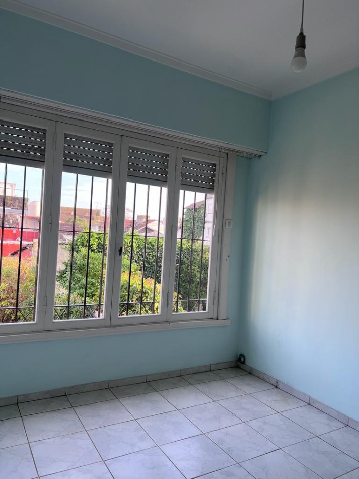 VENTA CON RENTA !!!! PH 3 AMB. CON GARAJE Y PARQUE, 1o PISO X ESCALERA,  ZONA SAN JOSE