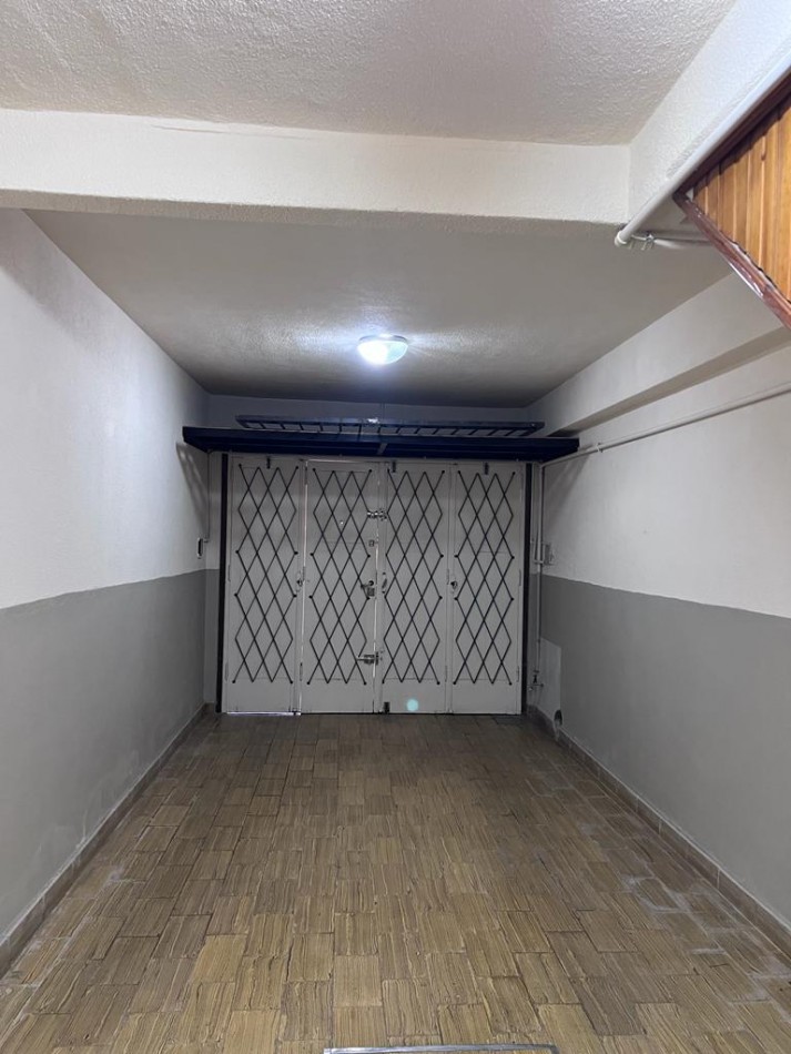 VENTA CON RENTA !!!! PH 3 AMB. CON GARAJE Y PARQUE, 1o PISO X ESCALERA,  ZONA SAN JOSE