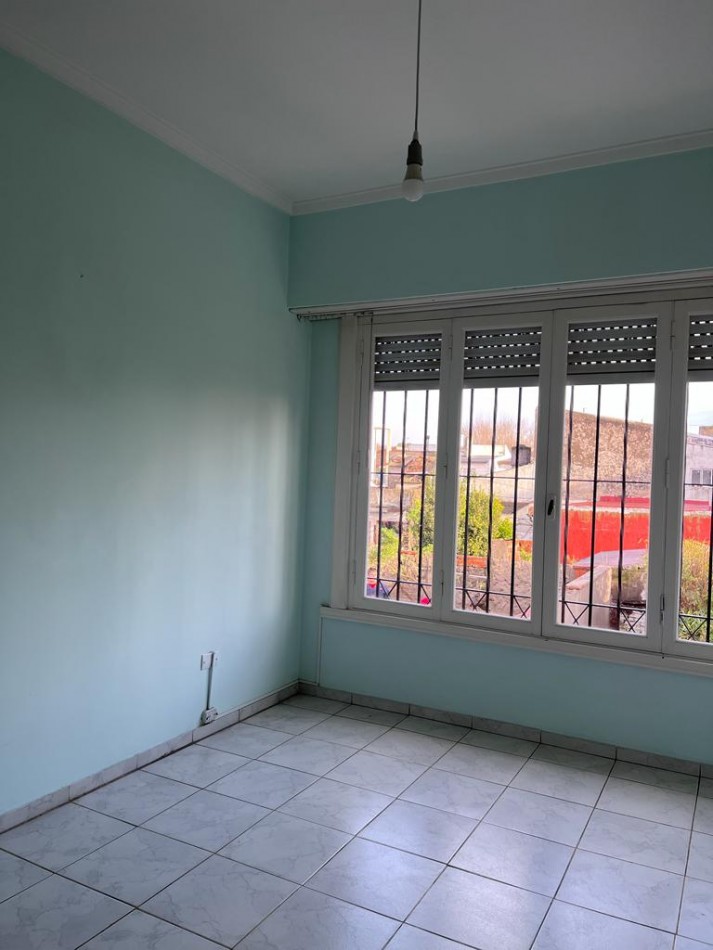 VENTA CON RENTA !!!! PH 3 AMB. CON GARAJE Y PARQUE, 1o PISO X ESCALERA,  ZONA SAN JOSE