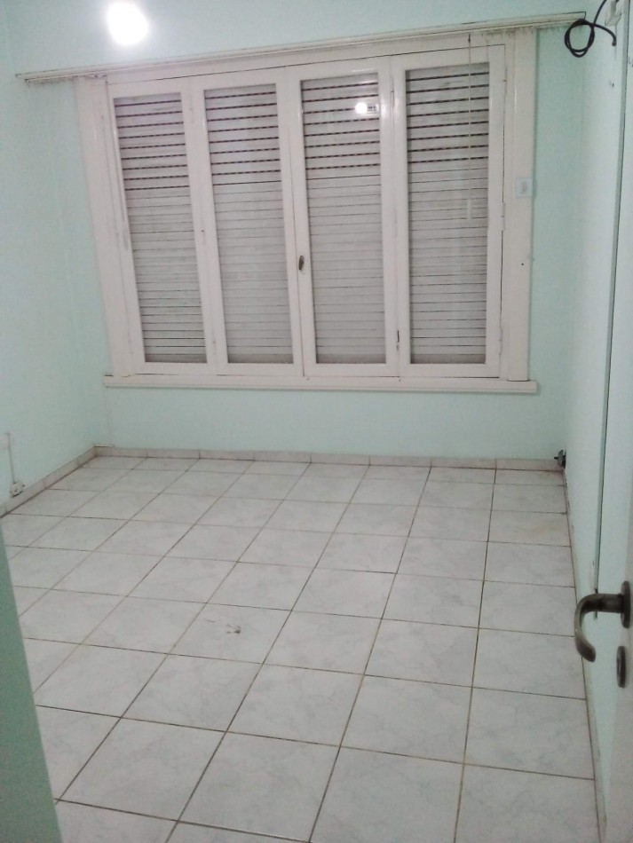 VENTA CON RENTA !!!! PH 3 AMB. CON GARAJE Y PARQUE, 1o PISO X ESCALERA,  ZONA SAN JOSE