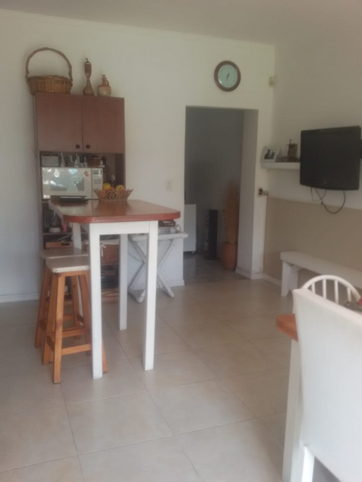 VENTA HERMOSO DUPLEX !!!! DE 3 AMB. CON PARQUE Y ENTRADA DE AUTO, ZONA GRUTA !!!! CASA CON VIDA !!!